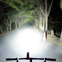 Infini KOR 800 Vorderlicht